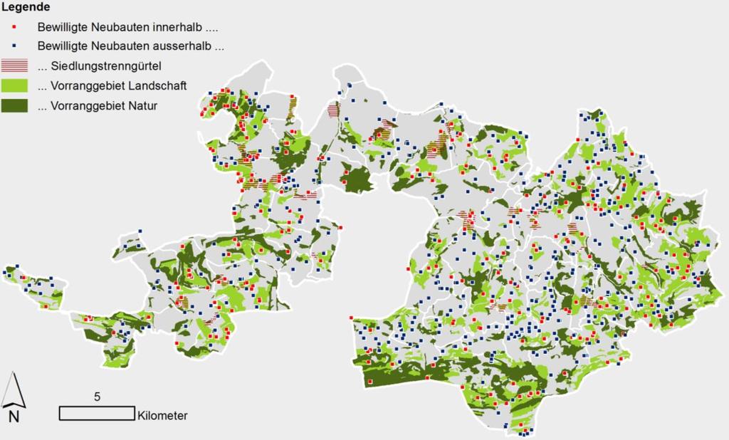 In den Vorranggebieten wurden demnach im Verhältnis mehr Neubauten ausserhalb der Bauzonen bewilligt als in den übrigen