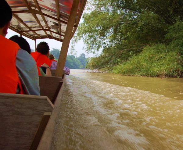 Bootstransfer in den Taman Negara NP Termine & Preise 21.04.18-30.04.18 12.05.18-21.05.18 1.290,1.290,- Hibiskus Blüte 16.06.18-25.06.18 14.07.18-23.07.18 Teresik Hill im Taman-Negara-Nationalpark 1.