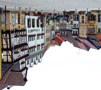 Blick in die Einkaufsmeile Kräme Der Hausmannsturm, ein Wahr zeichen unserer Stadt Bürgerhäuser Anger-Apotheke (1493) Anger 14 heute Tourist-Information Ehemalige Propstei (1534), Klosterstraße 14