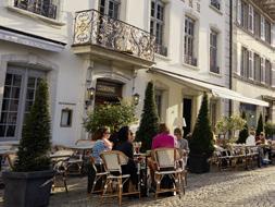 Savoir Vivre Entdecken Sie die schönste Barockstadt der Schweiz aus Sicht der Einheimischen: ihre Lieblingsplätze, heimische Tipps und wie sie «Savoir vivre» leben.