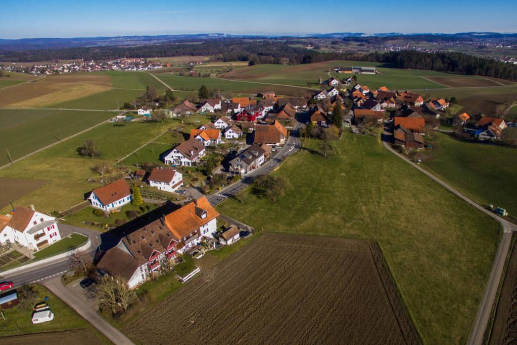 In Hünikon lebt es sich gut - Herzlich willkommen in der familienfreundlichen Gemeinde Neftenbach. Das familienfreundliche und gepflegte 6 ½-Zi.