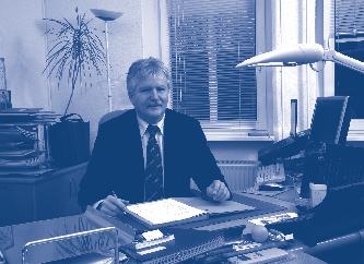 Dr. Dieter Stoll Geschäftsführer VORWORT Wir legen Ihnen den Geschäftsbericht für das Jahr 2012 vor.