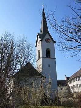 Bürglen gute Verkehrslage, liebliche Landschaft und vielseitige Dorfkultur In der Mitte des Thurgaus, direkt an der Thur liegt Bürglen, eine Gemeinde mit rund 3'500 Einwohnerinnen und Einwohnern.