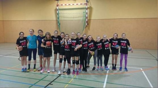 Hier darf vielleicht auch erwähnt werden, dass am 24.01.2017 elf Mädchen der wje für die Grundschule Pansdorf bei der Handball-Kreismeisterschaft der Grundschulen teilgenommen haben.