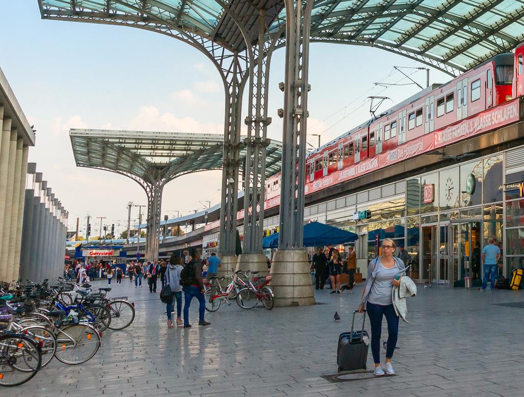 Die Region braucht eine starke S-Bahn Mehr Leistungsfähigkeit auf der Schiene Der Großraum Köln ist auf ein modernes,