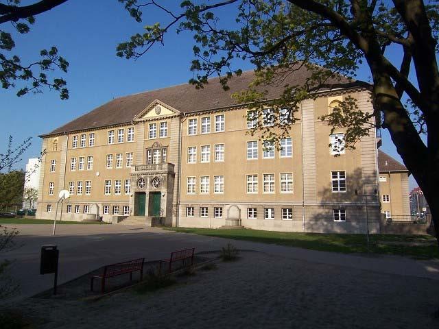 Schulgebäude Dipl.
