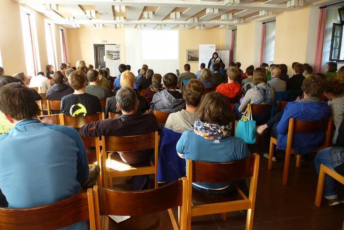 Motivation im Ehrenamt von Prof. Dr. Barbara Moschner Barbara Moschner arbeitet am Institut für Pädagogik der Universität Oldenburg und gab der Tagung einen Impuls zur "Motivation im Ehrenamt".