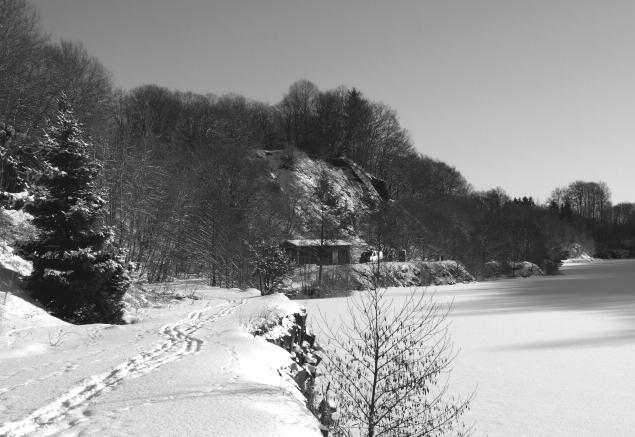 Schönbach im Winter In den Wintermonaten (Dezember bis März) gibt es einen eingeschränkten Tauchbetrieb. Der Tauchbetrieb kann in diesen Monaten von uns nicht garantiert werden.