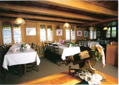 Schön, dass Sie bei uns sind Liebe Gäste Herzlich willkommen im Restaurant Buechwäldli, am schönen Ägerisee beim