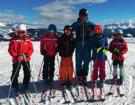 Emma Cada (Jg. ) hat ihr letztes Schülerjahr vor sich. Sie trainiert weiterhin mit ihrem Trainer Franz Altenberger, der ja jahrelang das Skiteam Oberpinzgau trainiert hat.