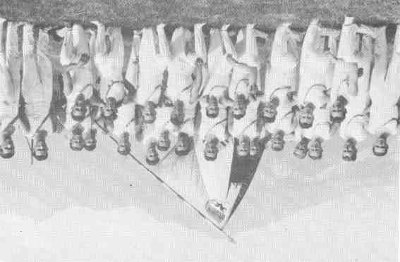 Fahnenweihe 1947 Ausgerüstet mit namhaften Fähigkeiten, gepaart mit jugendlichem Draufgängertum baute sich die Sektion bald zu einem stattlichen Verein aus, zu einem Verein, der an den Bündner- und