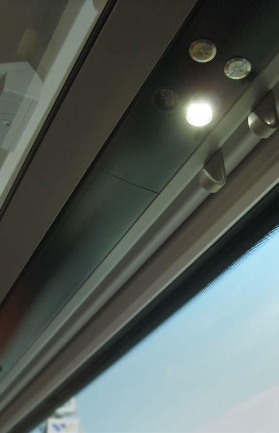 09.25 Beleuchtung Grundsätzlich sind neben der indirekten Grundbeleuchtung durch die Fahrgäste individuell zuschaltbare Lichtelemente