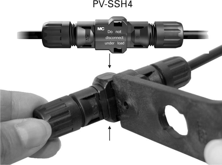 20 Stecken und Trennen der Kabelkupplung mit Sicherungshülse PV-SSH4 Stecken (ill. 20) Stecken Sie die Kabelkupplung zusammen bis zum Einrasten.