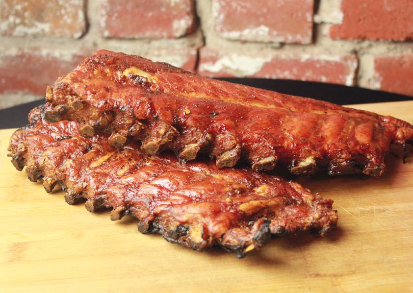 Ribs mit Ahornsirup und Sojasaucen Glasur 2 kg Ribs 1 l Apfelsaft 50 ml Ahornsirup 50 ml Sojasauce Santos Red One Die Ribs von der Silberhaut befreien und mit dem Santos Red One würzen.