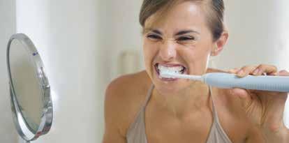 7 So können Sie am besten vorbeugen Das Wichtigste zur Vorbeugung gegen Mundgeruch ist eine sorgsame tägliche Zahn- und Zungenreinigung, am besten in Verbindung mit einer zweimal täglichen
