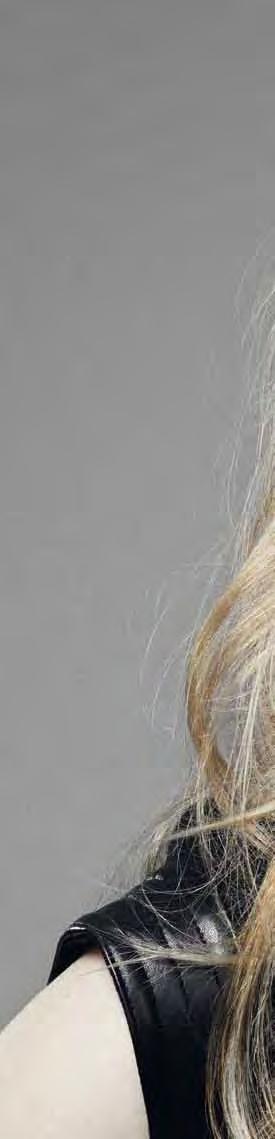 KERASILK KERATIN TREATMENT HAARE WIE SEIDE FÜR BIS ZU 5 MONATE DER KERASILK KERATIN TREATMENT SERVICE Das einzigartige Kerasilk Keratin Treatment verwandelt schwer zu bändigendes, krauses Haar von