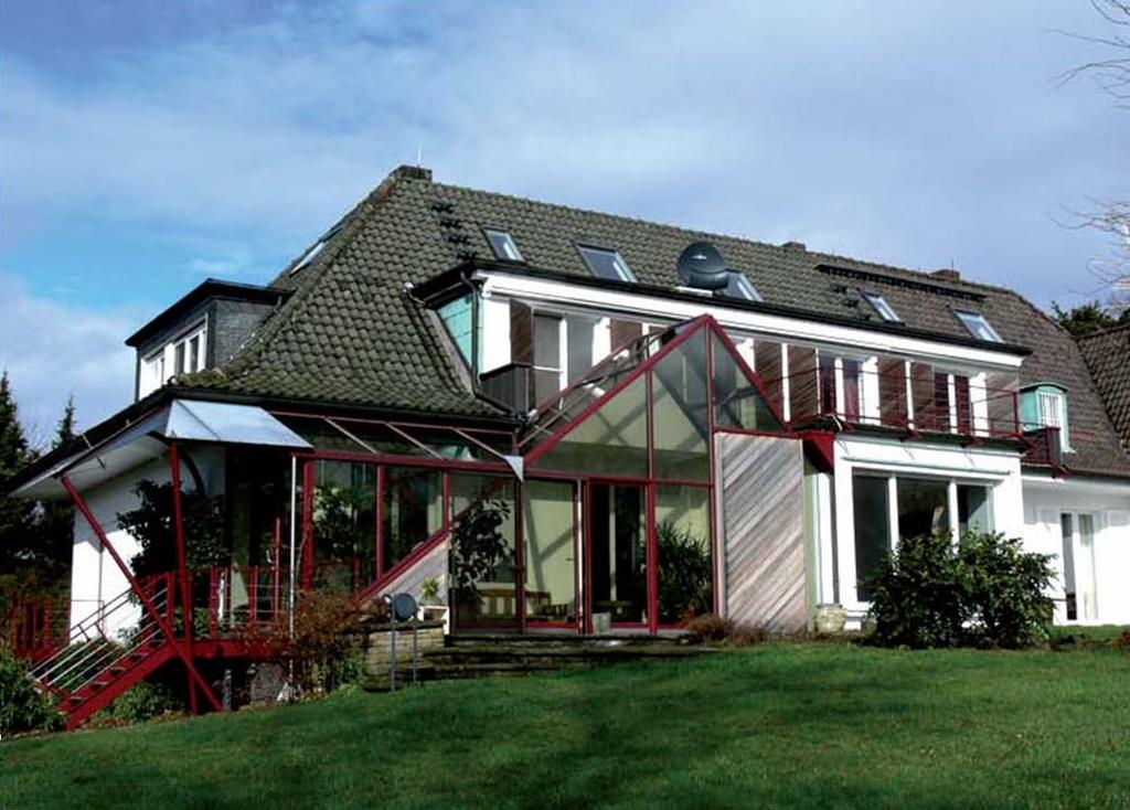Eindrucksvolle Landhaus-Villa aus den 30ern im Städte-Dreieck Wuppertal / Hagen / Bochum Wohnfläche:420 qm Grundstück: 4.000 qm, auf Wunsch bis 12.