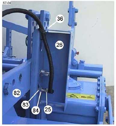 Auf- und Abbau der Drillmaschine In Verbindung mit einer Kreiselegge Zirkon muss eine zusätzliche Anschlagschraube (AS) als Endanschlag für die Arbeitstiefe gemäß Aufbautabelle montiert werden.