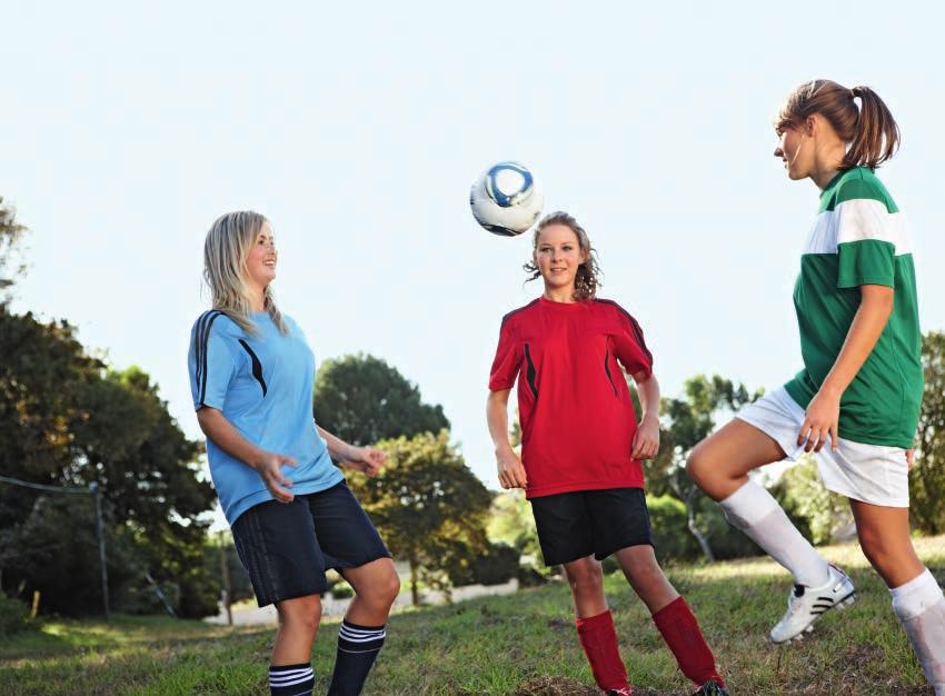 AOK-TREFF FUSSBALLGIRLS Mädchen im Alter von 8 bis 16 Jahren können hier erste Erfahrungen im Fußball sammeln.
