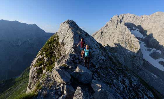 Bergauf Touren Aufstieg zur Schärtenspitze mit Eisbodenscharte und Blaueisspitze im Hintergrund. Foto: W. Ehn Infos zu Ramsau Ramsau b.