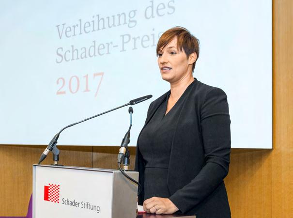 SCHADER-PREIS 2017 Nicole Deitelhoff SCHADER-PREIS 2017 Die Politikwissenschaftlerin Nicole Deitelhoff hat den Schader-Preis 2017 erhalten.