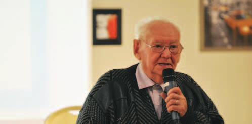 THÜRINGER TRACHTENZEITUNG 10 VERBANDSNACHRICHTEN Offizielle Erinnerungszeremonie zum 70. Jahrestag der Befreiung des Lagers Asher Oud berichtete aus seinem Leben.