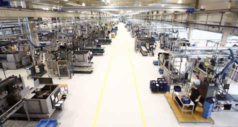 Peripheriegeräte Motan bei Ensinger Fabrik mit Durchblick Aufgeräumt: Transparenz und Sauberkeit sind oberste Prämisse in der neuen Produktions- und Weiterbearbeitungshalle bei Ensinger.