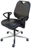 Der Stuhl ist mit robusten, lastabhängig gebremsten Doppelrollen oder Gleitern erhältlich, optional auch mit stabilen Armlehnen erhältlich. 8340.17-10 mit Armlehnen 8340.
