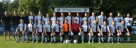 Gegner unserer Zweiten: SV Kippenheim 90 Jahre Altdorf obere Reihe v.l.n.r.: Markus Lutterer (Vorstand Sport), Alexander Maier (Vorstand Finanzen), Simon Grahlmann (sportl.
