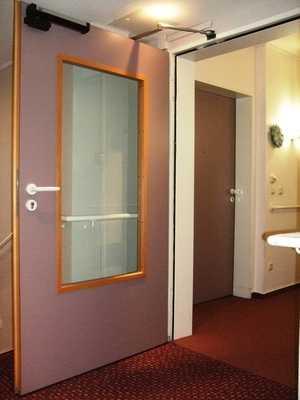 OG Tür zum Vorflur zum gekennzeichneten WC Tür zum Vorflur zum gekennzeichneten WC Lichte Breite