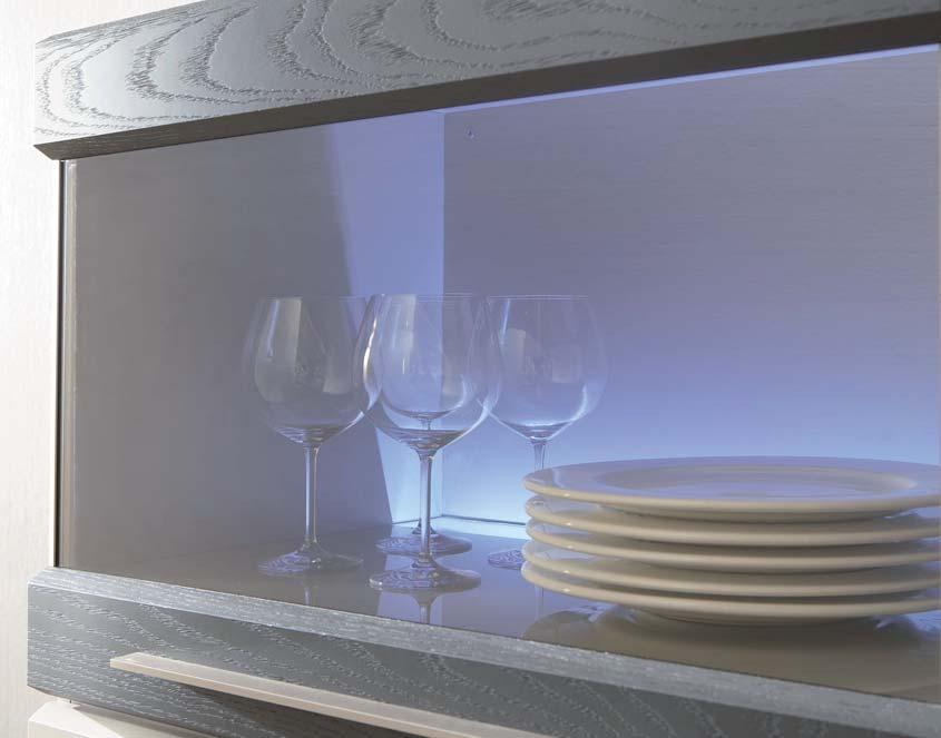 The vestina glass cabinets can be equipped with two different lighting elements.