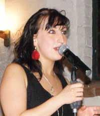 Jessy Martens hatte gerade eine Woche vorher den»german Blues Award«in Eutin als beste Sängerin gewonnen. Schon nachdem sie ihr erstes Lied gesungen hatte, wusste auch jeder Anwesende warum.