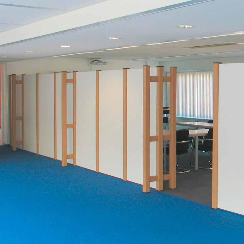 VON RAUMTEILUNG... Großraumbüros haben den Vorteil, dass man Büroeinheiten flexibel Platz zuordnen kann.
