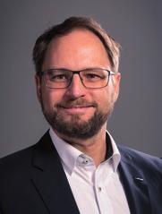 DIE REFERENTEN André Werner Fliesen-, Platten- und Mosaiklegermeister ist seit 2007 als Anwendungstechnischer Berater