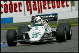 The Senna Car : Weltmeisterauto Williams FW 08C-09 (GB) Keke Rosberg gewann mit diesem Saugmotor- Fahrzeug, das den damals dominierenden neuen Turbos leistungsmäßig unterlegen war, das Rennen in