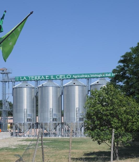Lagerung Die Genossenschaft verfügt über 4 Getreidesilos, jedes mit einer Lagerkapazität von 2.500 q.li.