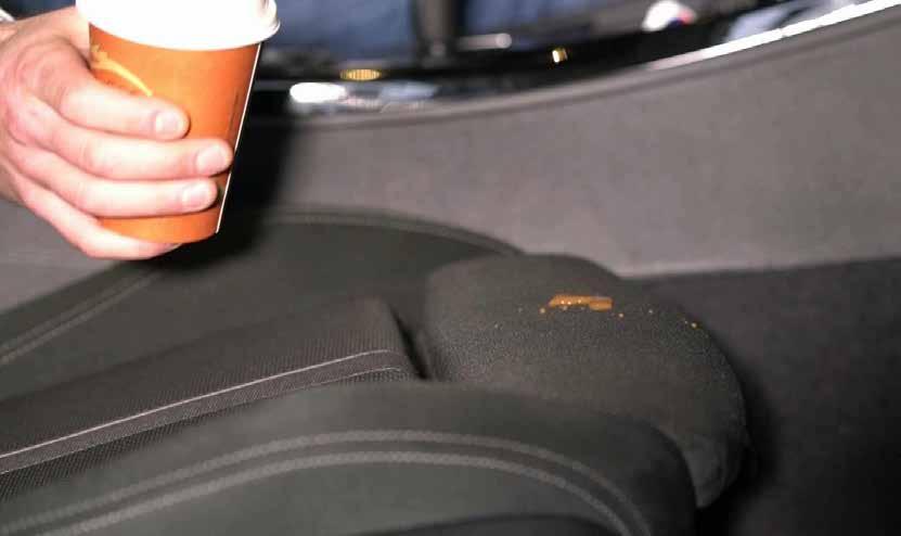 Textil Car-Care Dauerhafter Schutz für Ihre Textilien im Autoinnenraum (Sitze, Kindersitze, Fußmatten, etc.), sowie für Cabrioverdecke. Reduziert die Wiederanschmutzung.