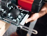 Durch den Pendelhubvoreinzug am zweiten Handgriff, ist speziell bei Schrägschnitten, das Ansetzen der Maschine komfortabel und sicher.