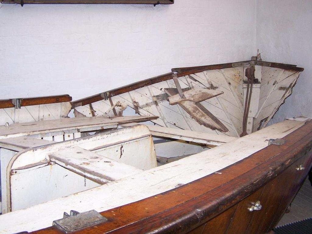 Hier sind auch die Überreste eines Rettungsbootes der Pamir, welches