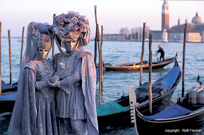 VENEZIANISCHE NACHT Zwischen traumhafter Phantasie und mediterranen Klängen Tauchen Sie ein in eine faszinierende Welt des zauberhaften Venedigs und lassen Sie sich in die Welt des Venezianischen