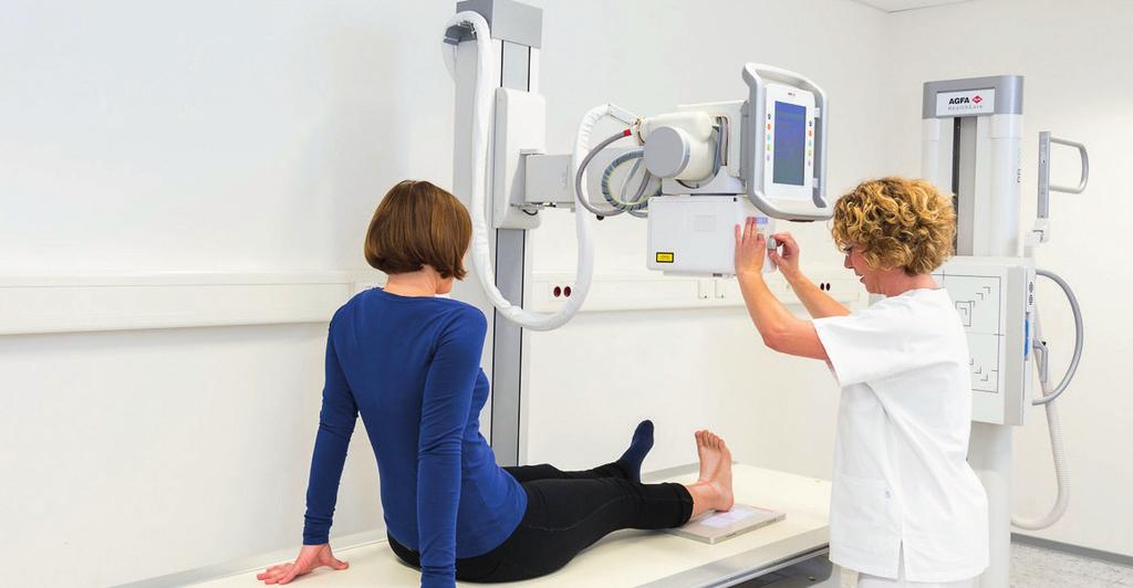 DR 400 Bodenmontiertes, skalierbares Röntgenaufnahmesystem Das bodenmontierte DR 400 bietet zahlreiche