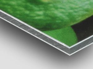 Aufziehen Dibond 3 mm Aluminium-Verbundplatte mit schwarzem Kern, 3850 gm², robust und kaum verbiegbar Bestellmöglichkeit und Details: http://www.fotomedia.ch/fotoservice/aufziehen/dibond-3-mm.