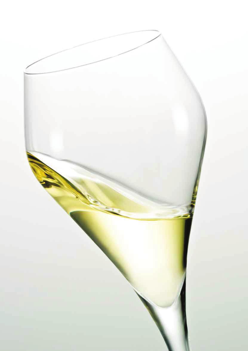 Estelle ESTELLE. Elegante Silhouette für feinste Aromen. ESTELLE. Elegant silhouette for finest aromas. ESTELLE ist eine hochwertige, feingliedrige Trinkglasserie für anspruchsvolle Weinliebhaber.