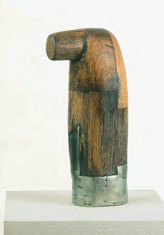Gerda Bier 1943 geboren, lebt in Schwäbisch Hall 11 Preis: 800 Kleiner Torso 4 / 6, 2015 Holz, Eisen Maße: 22 x 11 x 6 cm 2 Arbeiten,