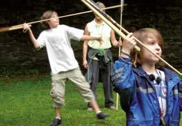 FUNKENSCHLAG UND FEUERLAMPE Steinzeitgeburtstag ab 8/9 Jahren Zielgruppe: Mädchen und Jungen empfohlen ab 8/9 Jahren, bis zu 10 Kinder Dieses Geburtstagsprogramm ist etwas für die Feuerteufel unter