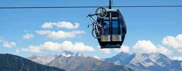 Mit der Bikeschaukel Tirol überwinden Mountainbiker von Nauders bis nach Walchsee viele Kilometer und Höhenmeter und dabei führt ein Teil auch durch die Kitzbüheler Alpen.