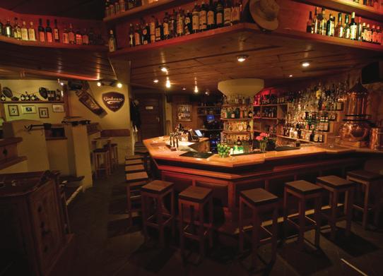KULINARISCHER RATGEBER ZELL AM SEE Murrays Irish Bar Sebastian-Hörl-Straße 9 Off Piste Bar Kirchgasse 1 T. 0664 9725659 www.