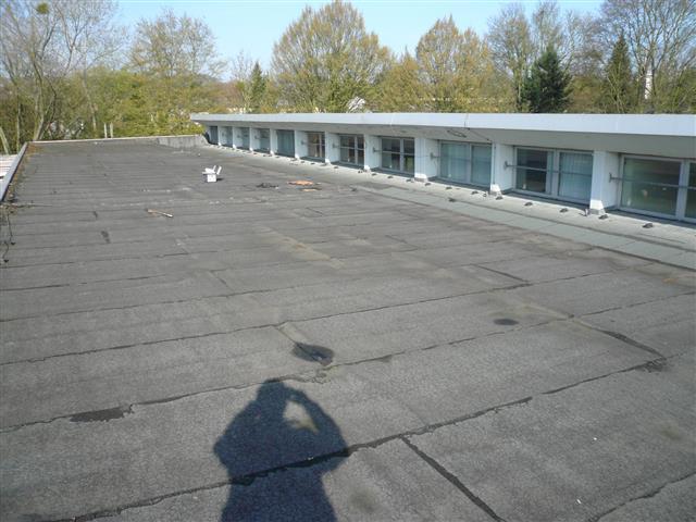 44 Foto: BT 2 (Neubau), Dach Worringer Str.