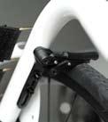 DEUTSCH ENGLISH Optionen Ankippbügel Ankippbügel Zum Ankippen eines Rollstuhls durch eine Begleitperson benutzt man einen Ankippbügel.