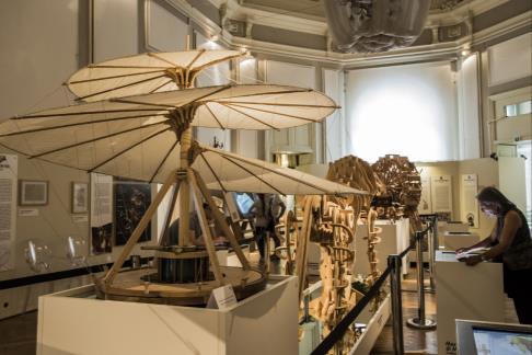 Wertvolle Spuren hat der Architekt, Ingenieur, Erfinder, Wissenschaftler und Künstler Leonardo Da Vinci während seines 20 jährigen Aufenthaltes in der ambrosianischen Stadt